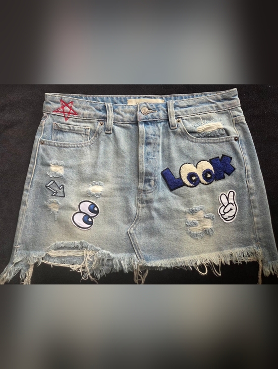 Hidden Jeans Dresses & Skirts - Hidden Jeans Light Wash Distressed Denim Mini Skirt with Fun Patches